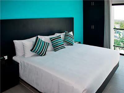 V10 Hotel 4*